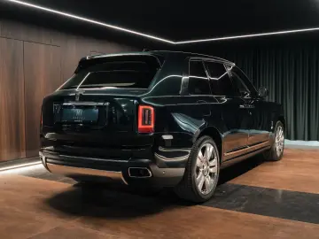Rolls-Royce Cullinan Full Spec - Dark Emerald Green