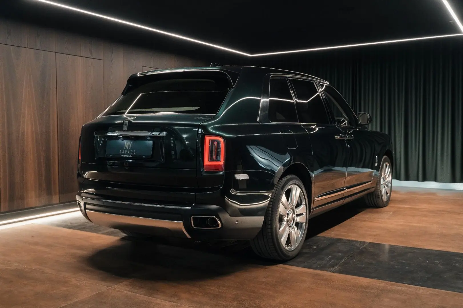 Rolls-Royce Cullinan Full Spec - Dark Emerald Green