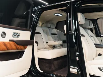Rolls-Royce Cullinan Full Spec - Dark Emerald Green