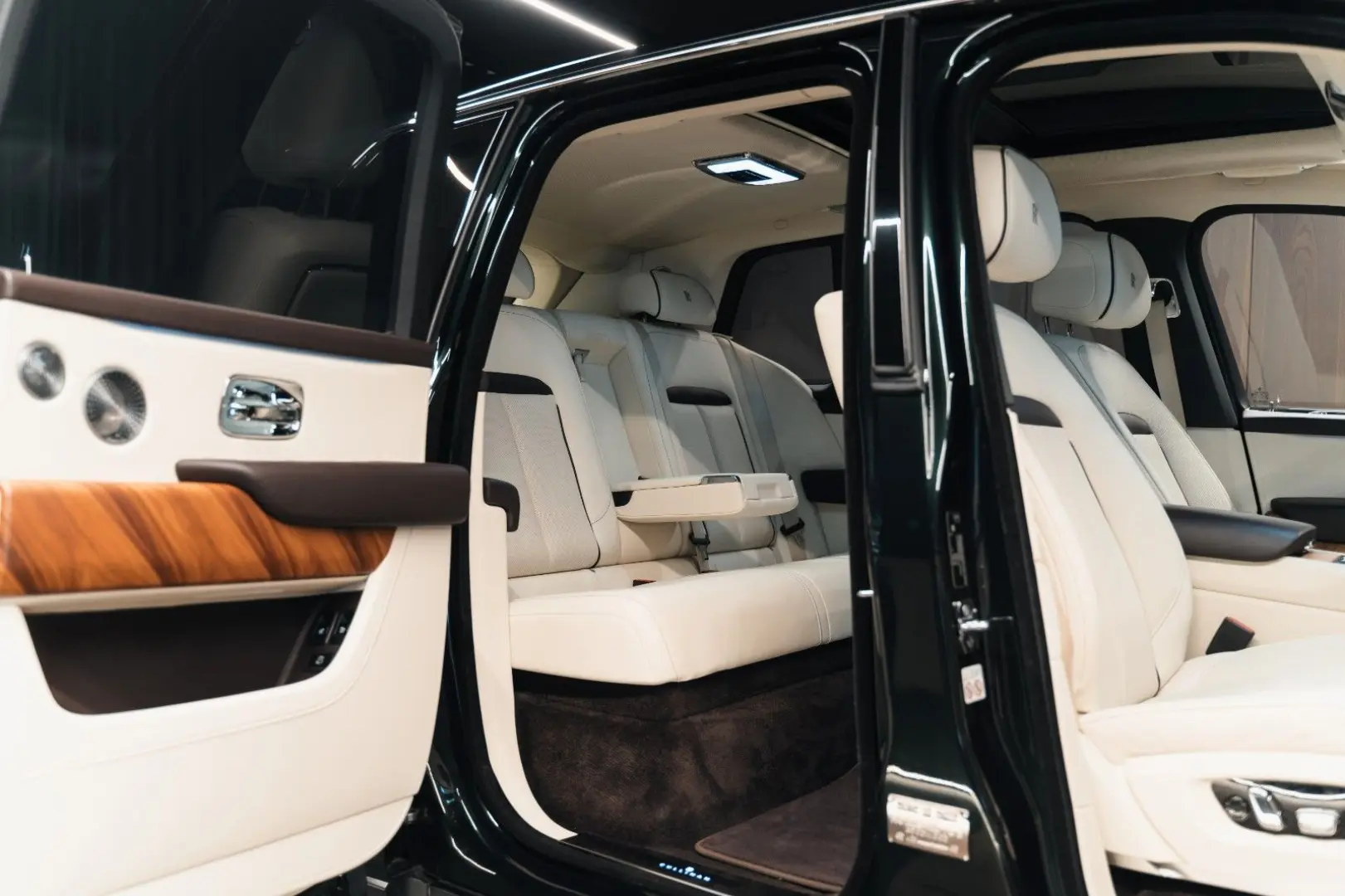 Rolls-Royce Cullinan Full Spec - Dark Emerald Green