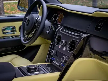 Rolls-Royce Black Badge Cullinan *PROVENANCE*