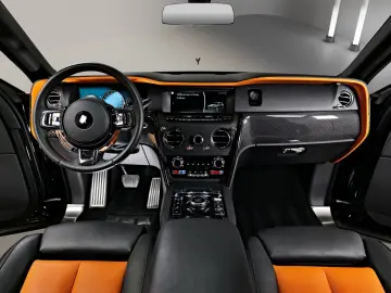 Rolls-Royce Cullinan Black Badge / PANO / MASSAGE / AUDIO