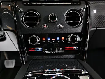 Rolls-Royce Cullinan Black Badge / PANO / MASSAGE / AUDIO