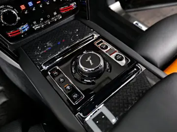 Rolls-Royce Cullinan Black Badge / PANO / MASSAGE / AUDIO