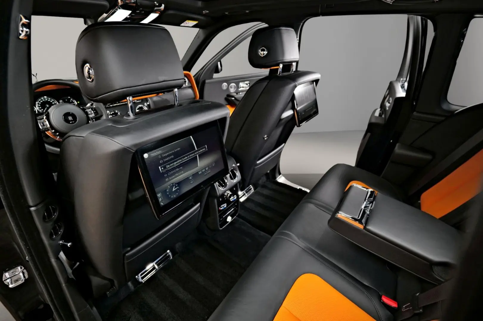 Rolls-Royce Cullinan Black Badge / PANO / MASSAGE / AUDIO
