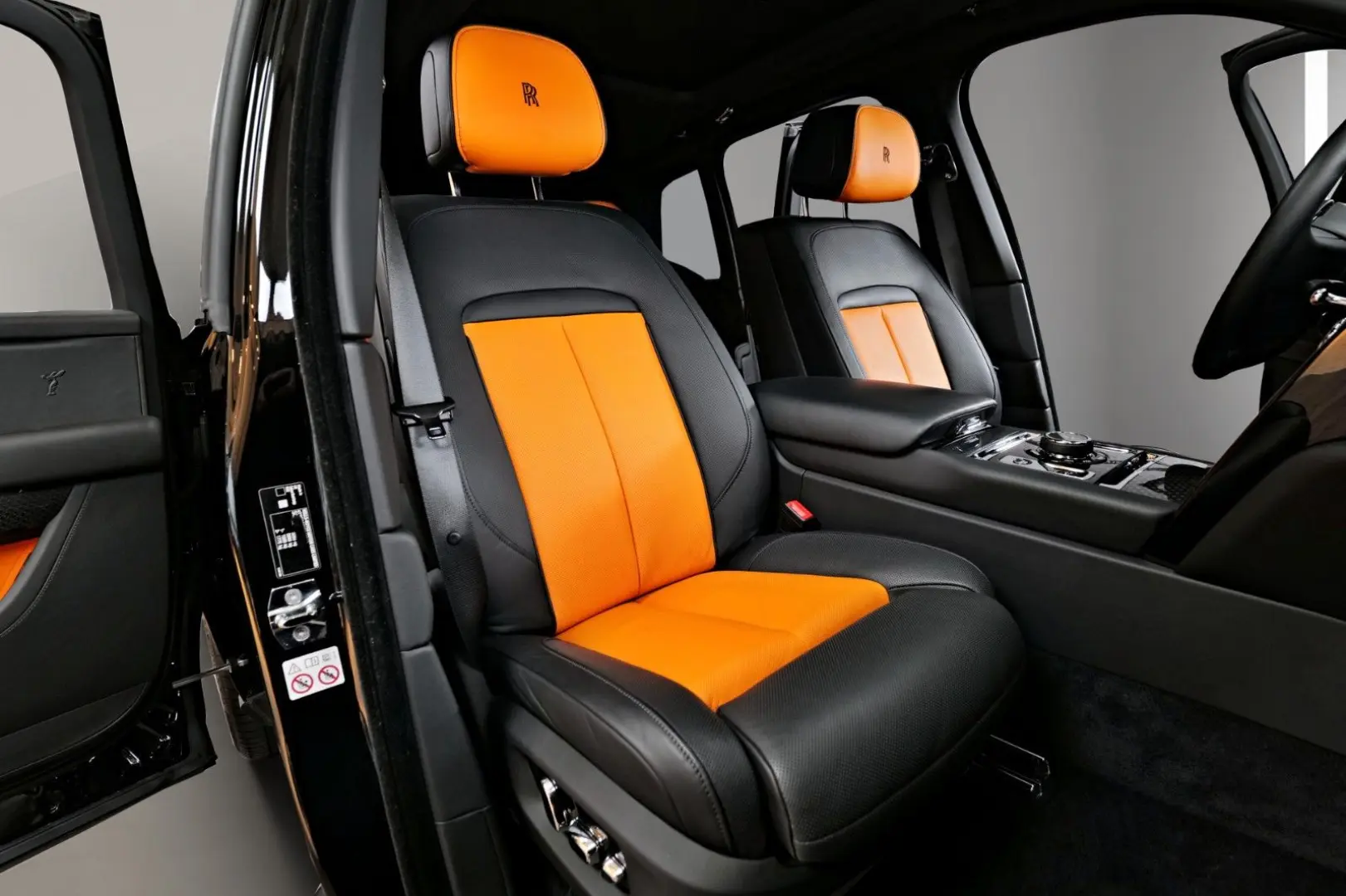 Rolls-Royce Cullinan Black Badge / PANO / MASSAGE / AUDIO