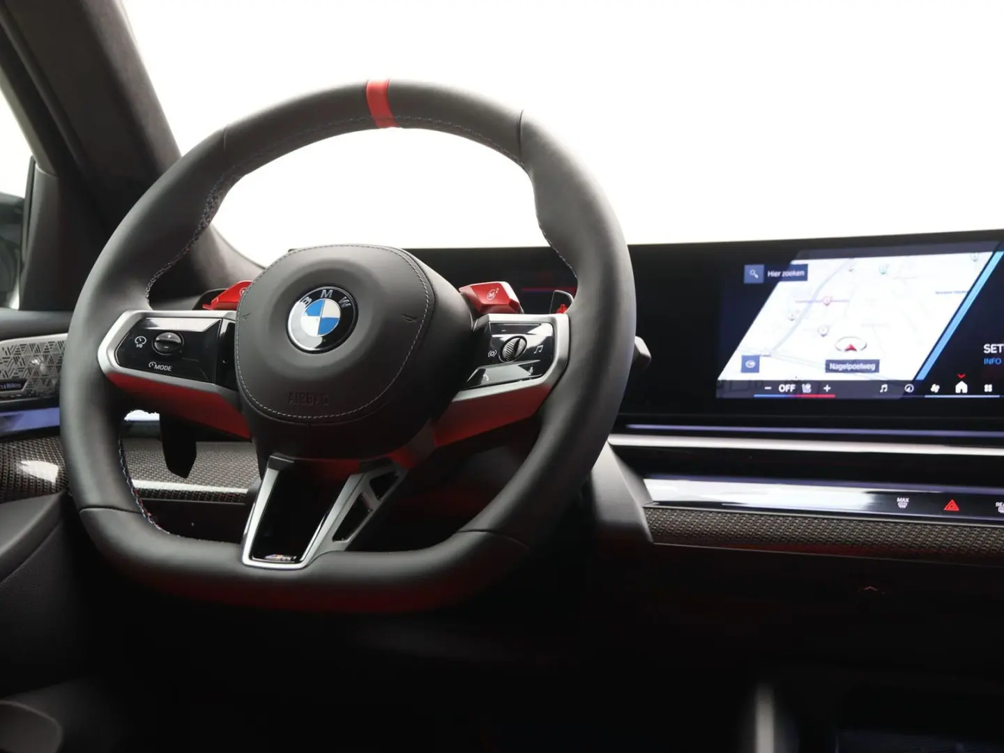 BMW M5 Sedan - Carbon Pack