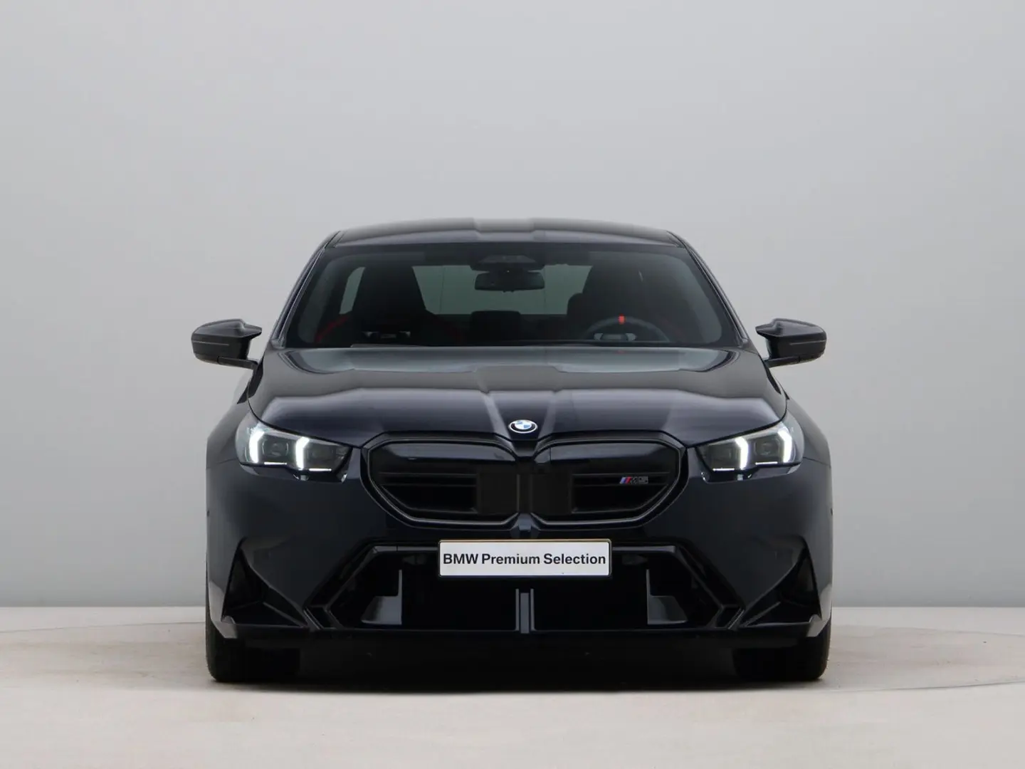 BMW M5 Sedan - Carbon Pack