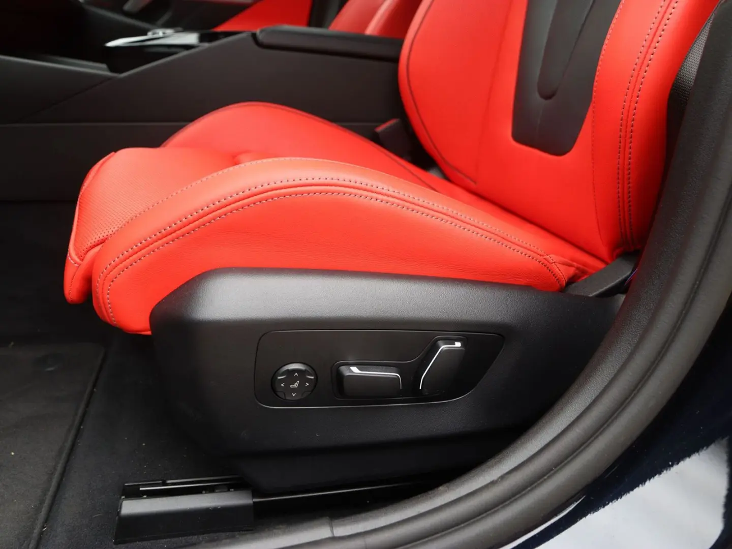 BMW M5 Sedan - Carbon Pack