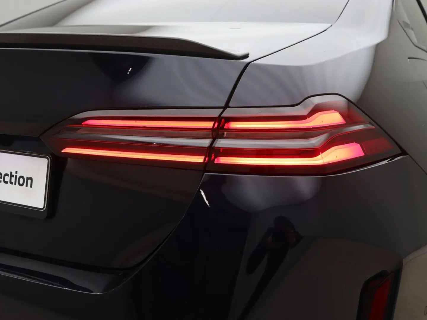 BMW M5 Sedan - Carbon Pack