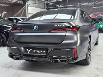 BMW M760e xDrive/Sky L./Crystal Lights/B&W Diamond