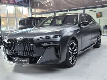 BMW M760e xDrive/Sky L./Crystal Lights/B&W Diamond