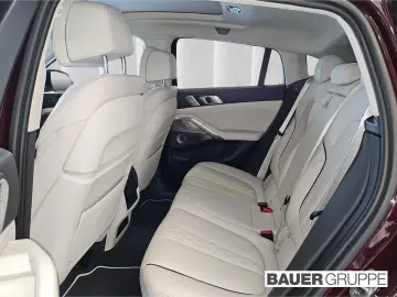 BMW X6 M50 i B&W Laser Pano