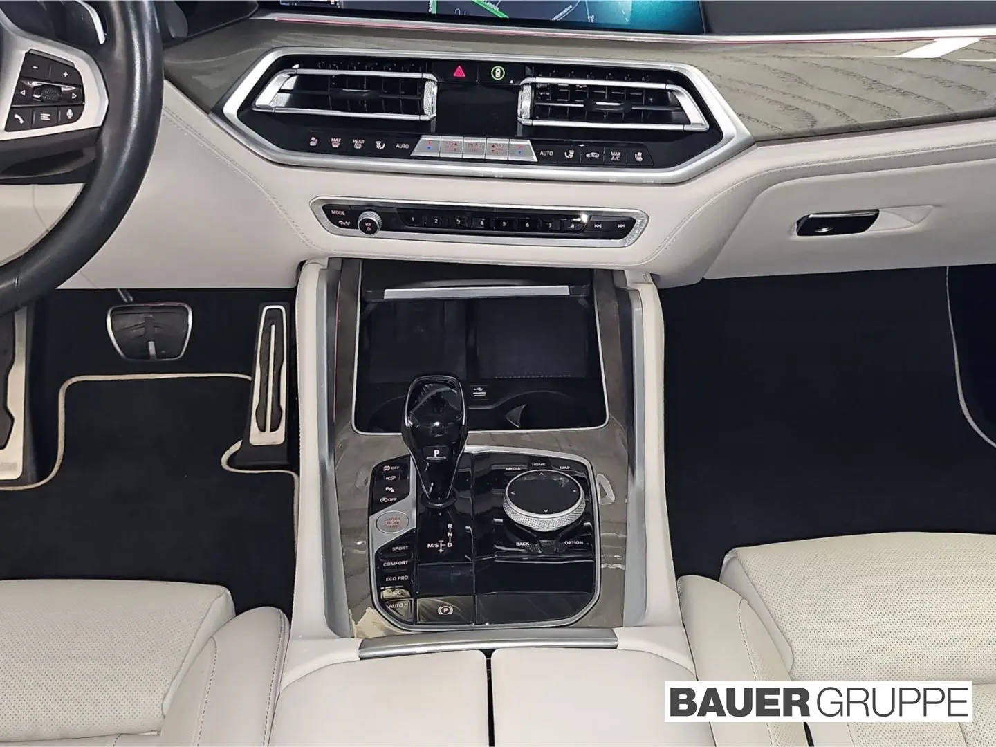 BMW X6 M50 i B&W Laser Pano