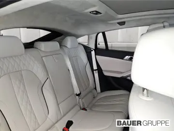 BMW X6 M50 i B&W Laser Pano