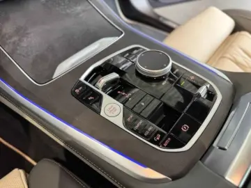 BMW X5 M60 i xDrive M Sport H&K+Pano+Memory+