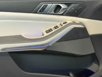 BMW X5 M60 i xDrive M Sport H&K+Pano+Memory+
