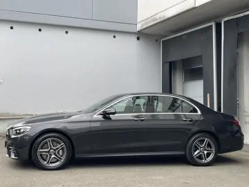 Mercedes-Benz E 300 e 4-Matic AMG Burmester Distronic 360°