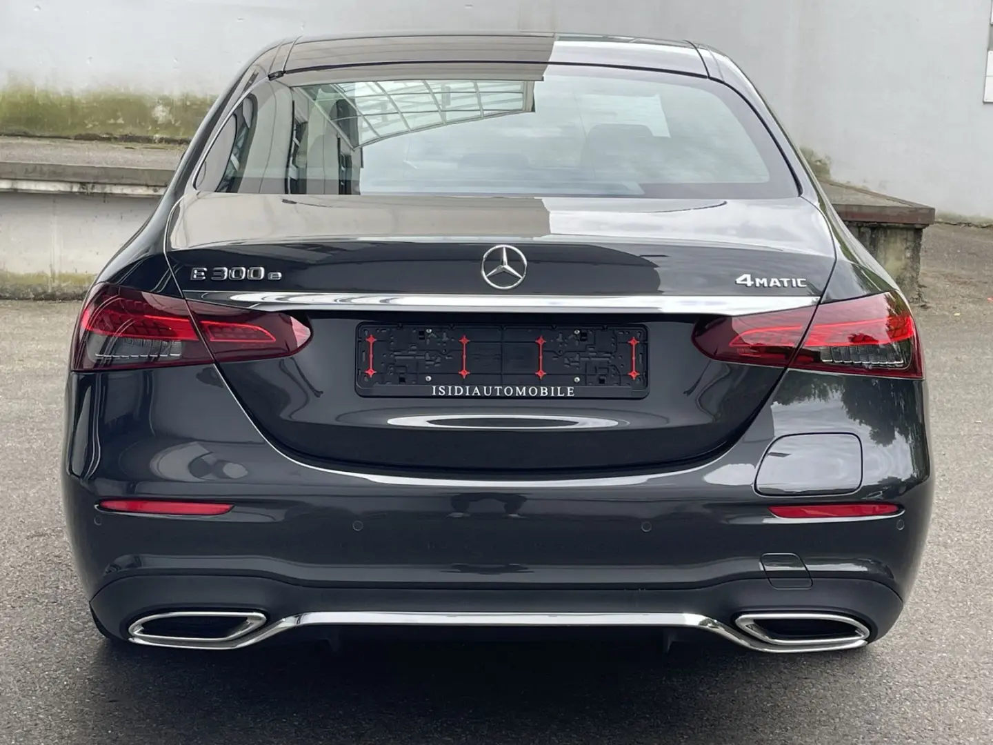 Mercedes-Benz E 300 e 4-Matic AMG Burmester Distronic 360°