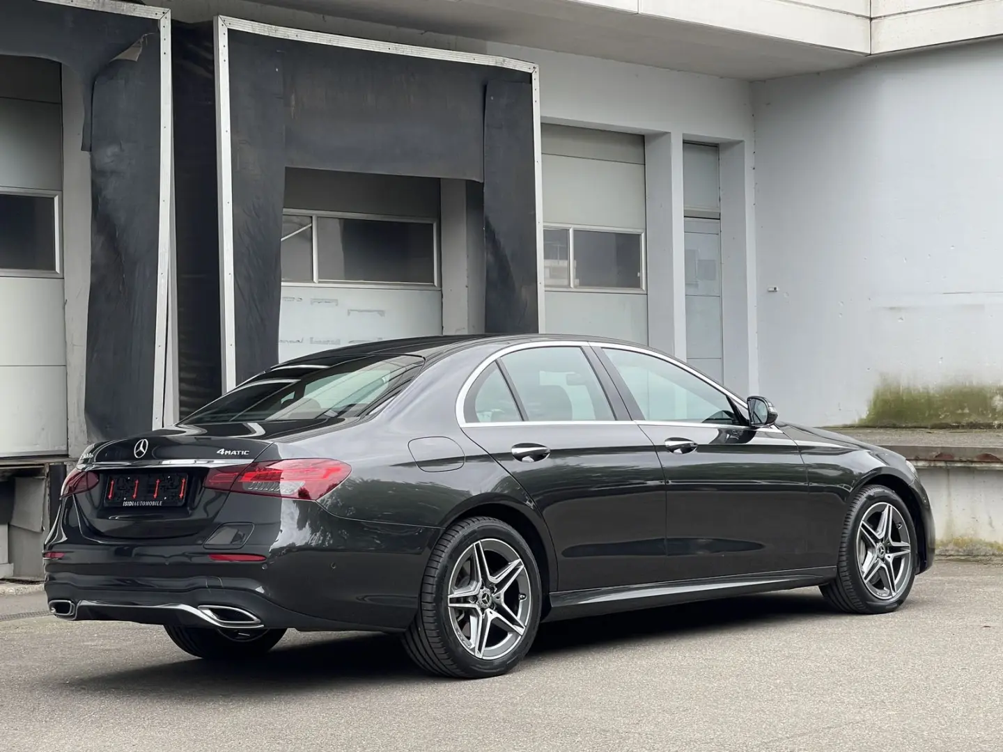 Mercedes-Benz E 300 e 4-Matic AMG Burmester Distronic 360°