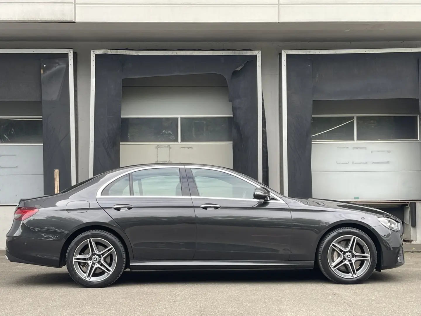 Mercedes-Benz E 300 e 4-Matic AMG Burmester Distronic 360°
