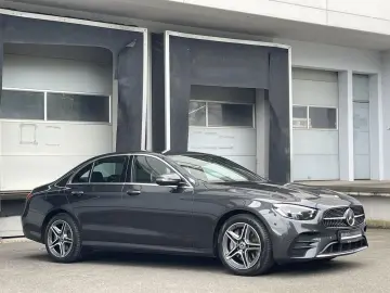 Mercedes-Benz E 300 e 4-Matic AMG Burmester Distronic 360°