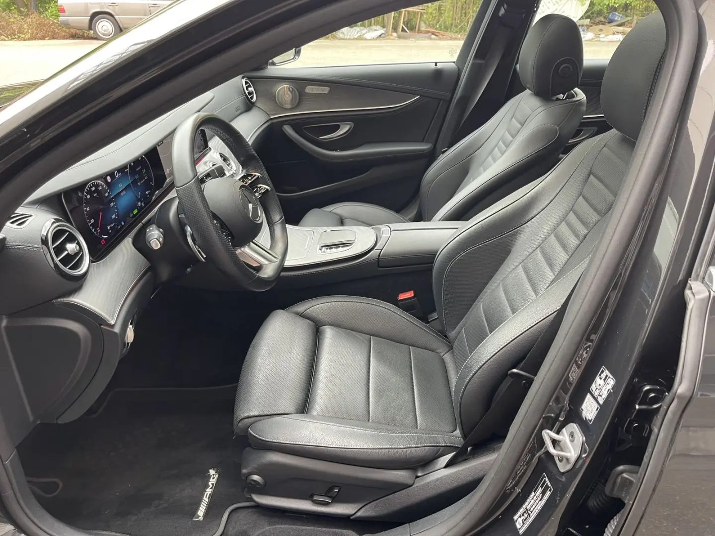 Mercedes-Benz E 300 e 4-Matic AMG Burmester Distronic 360°