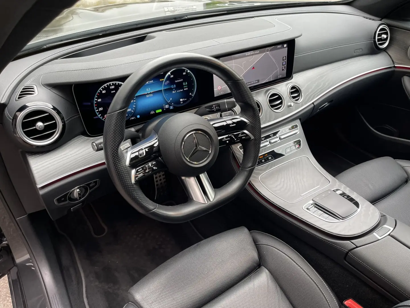 Mercedes-Benz E 300 e 4-Matic AMG Burmester Distronic 360°