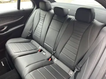 Mercedes-Benz E 300 e 4-Matic AMG Burmester Distronic 360°