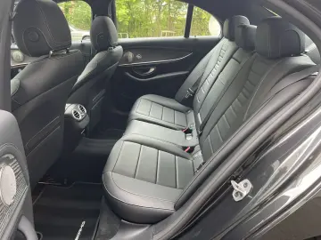 Mercedes-Benz E 300 e 4-Matic AMG Burmester Distronic 360°