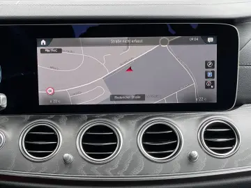 Mercedes-Benz E 300 e 4-Matic AMG Burmester Distronic 360°