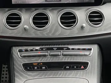 Mercedes-Benz E 300 e 4-Matic AMG Burmester Distronic 360°