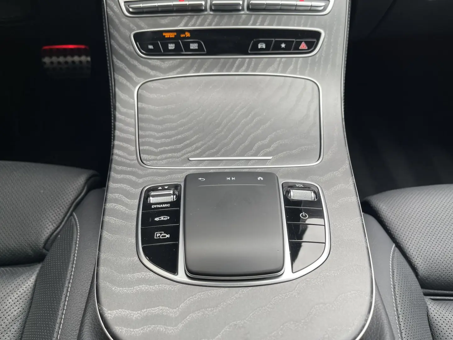 Mercedes-Benz E 300 e 4-Matic AMG Burmester Distronic 360°