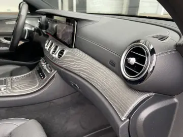 Mercedes-Benz E 300 e 4-Matic AMG Burmester Distronic 360°