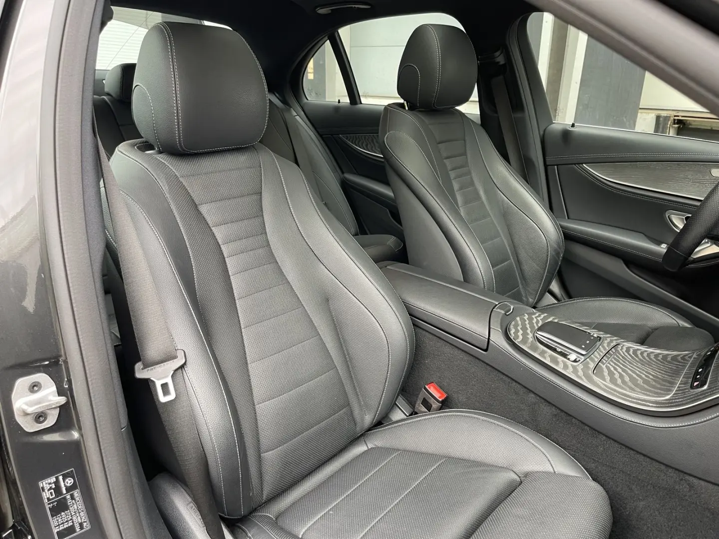 Mercedes-Benz E 300 e 4-Matic AMG Burmester Distronic 360°