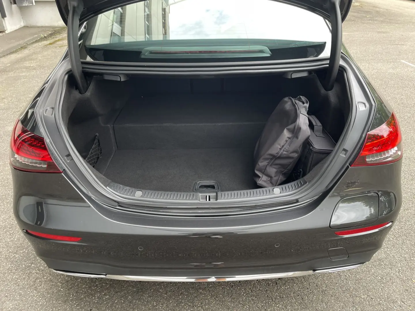 Mercedes-Benz E 300 e 4-Matic AMG Burmester Distronic 360°