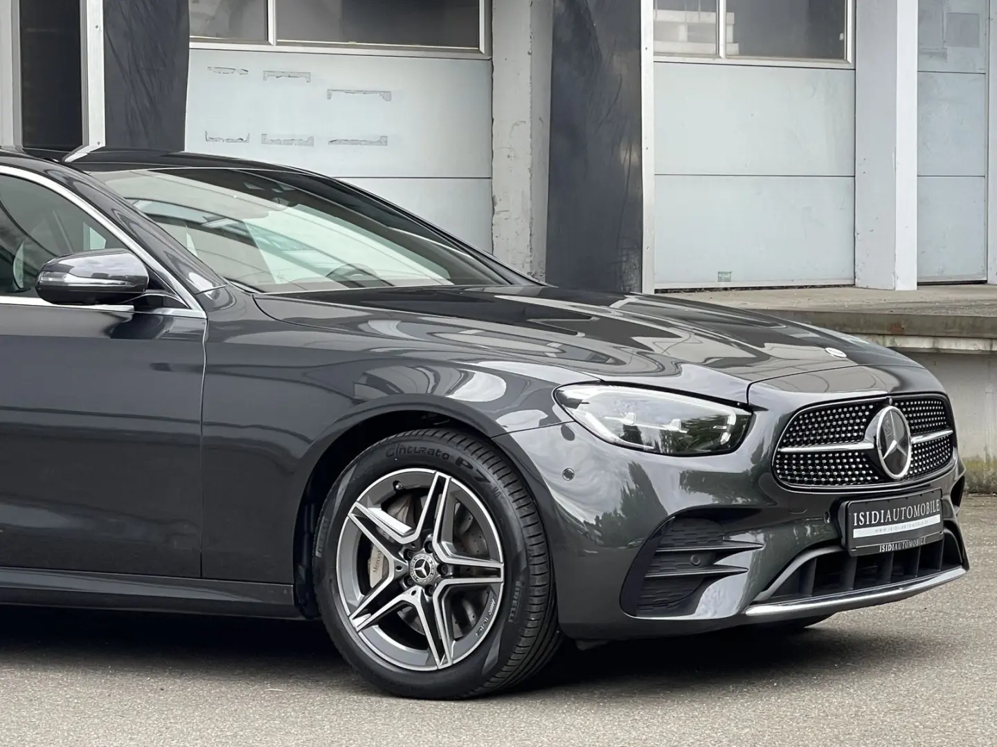 Mercedes-Benz E 300 e 4-Matic AMG Burmester Distronic 360°