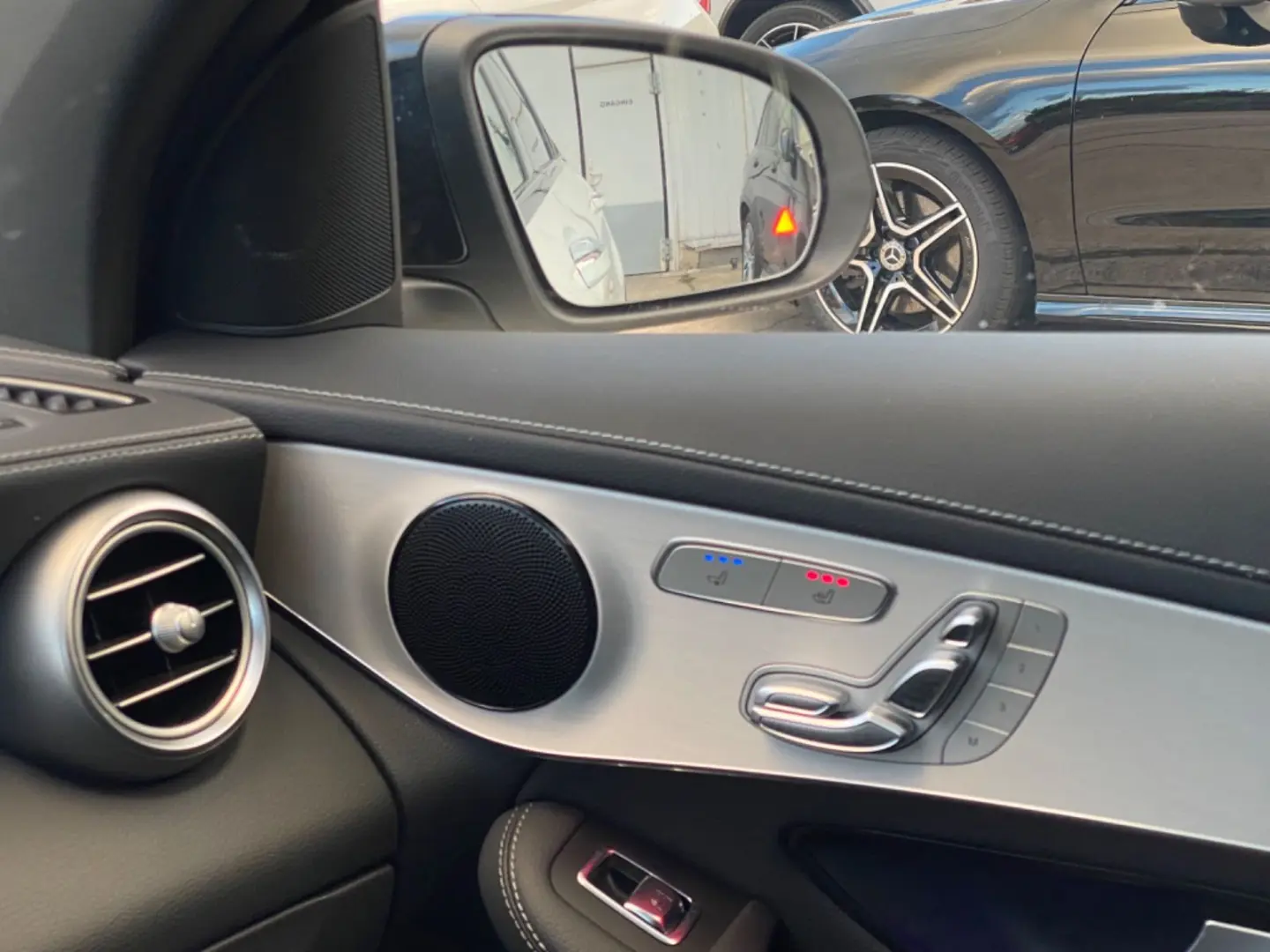Mercedes-Benz GLC300de AMG Coupe 4M_Massage_KeylessEntry