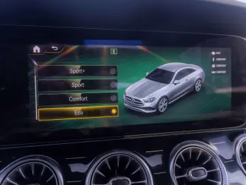 Mercedes-Benz E 220 d 4MATIC Coupe, Burmester, HeadUpDisplay
