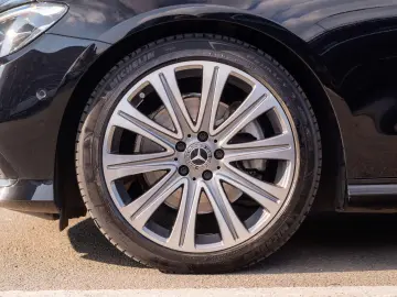 Mercedes-Benz E 220 d 4MATIC Coupe, Burmester, HeadUpDisplay