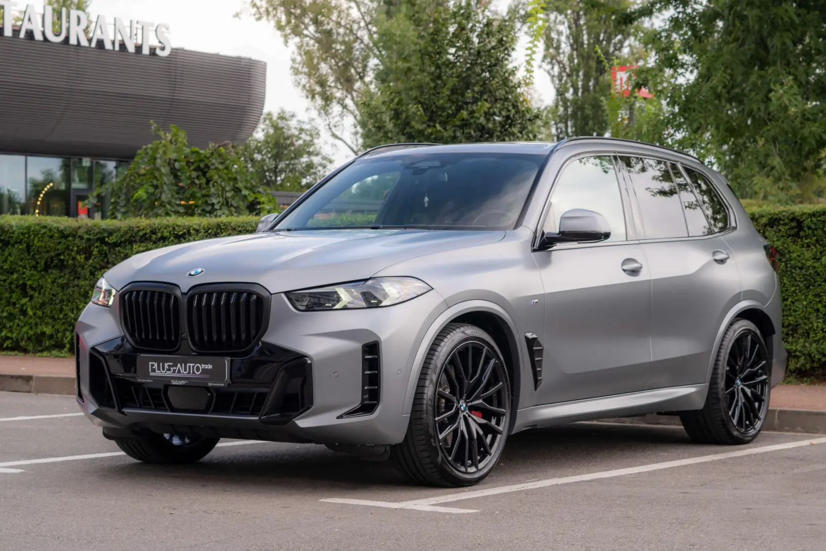 BMW X5 xDRIVE40d, 7seats, SkyLounge, Mpacket, HarmanKardon