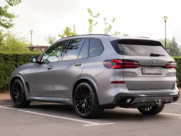 BMW X5 xDRIVE40d, 7seats, SkyLounge, Mpacket, HarmanKardon