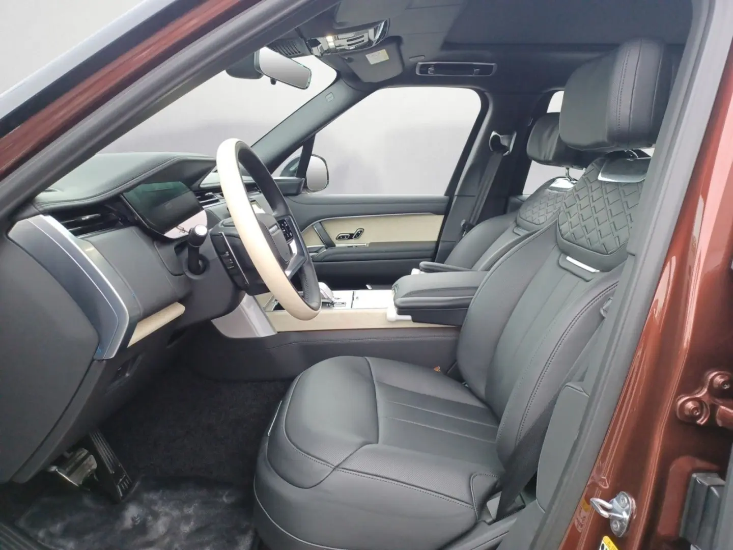 Range Rover P615 LWB SV