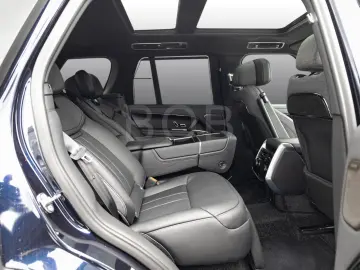 Range Rover SWB P550e SV