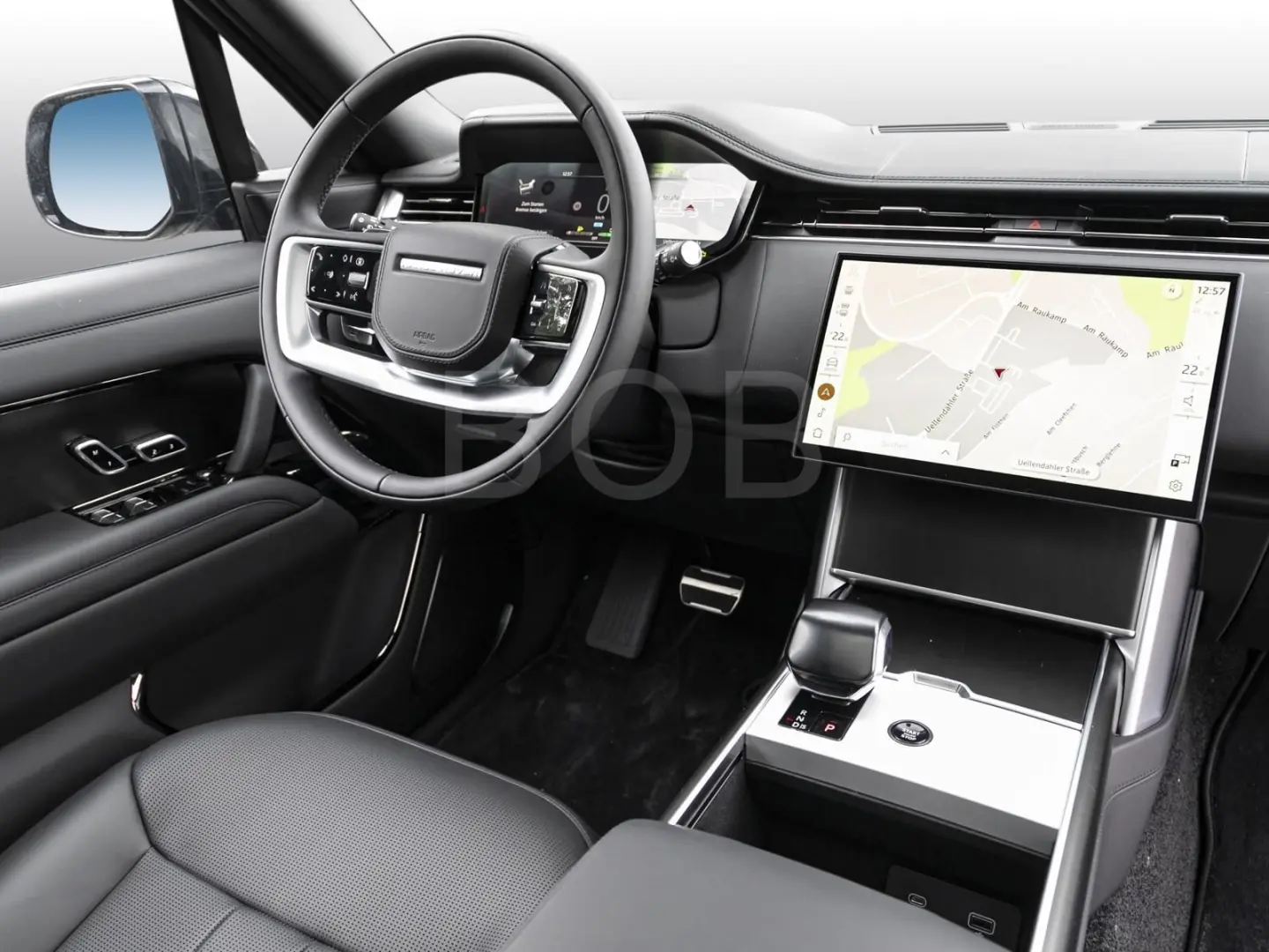 Range Rover SWB P550e SV