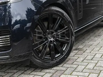 Range Rover SWB P550e SV