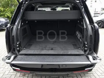 Range Rover SWB P550e SV