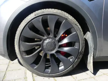 Model Y LRG Performance Dual AWD PANO/WÄRMEPUMPE