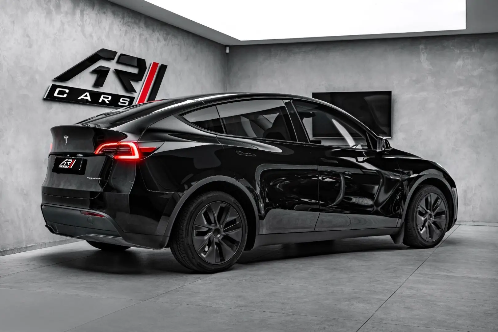 Model Y Long Range Dual AWD