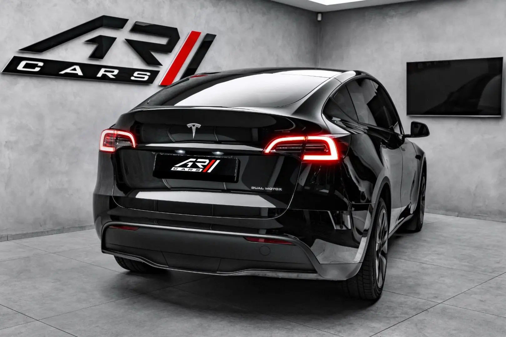 Model Y Long Range Dual AWD